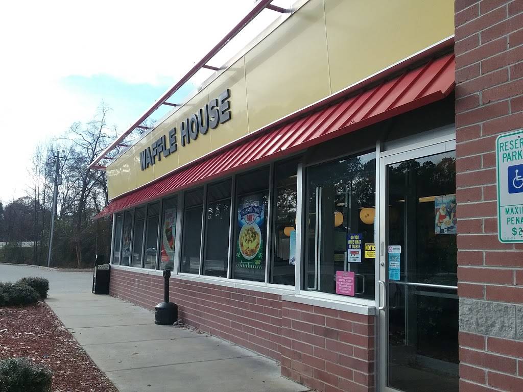 Waffle House | meal takeaway | 611 Lillington Hwy, Spring Lake, NC 28390, USA | 9104362334 OR +1 910-436-2334