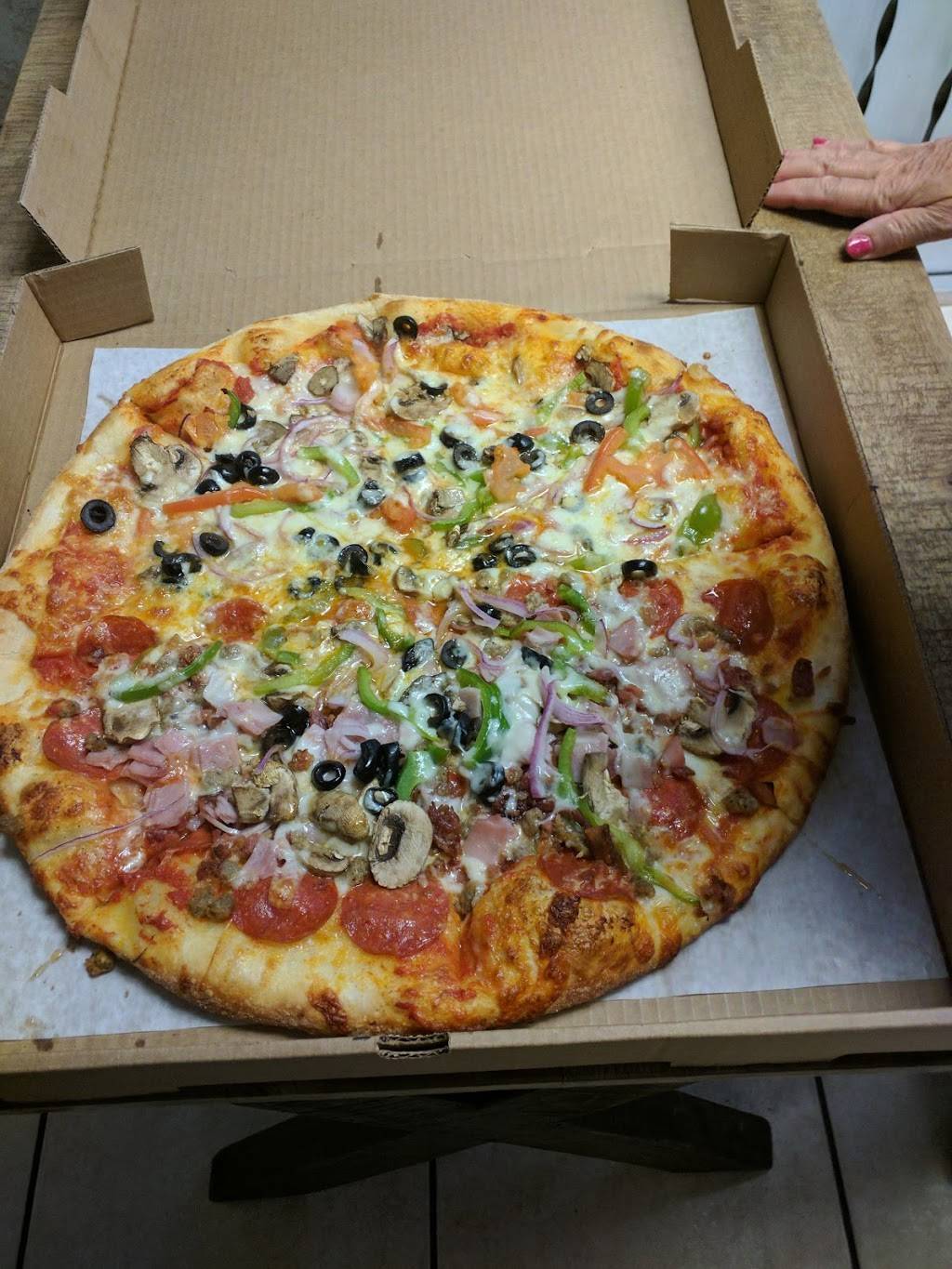 Pizza Famiglia | meal delivery | 1402 E Fletcher Ave, Tampa, FL 33612, USA | 8139750024 OR +1 813-975-0024
