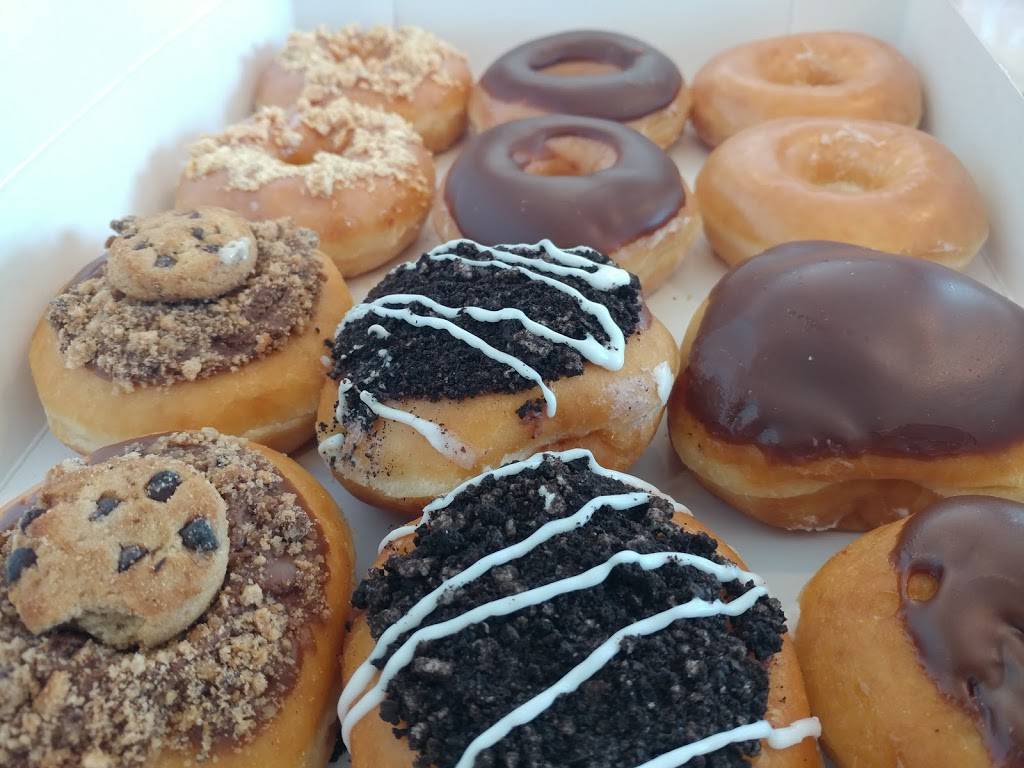 Krispy Kreme | bakery | 7777 E Central Ave, Wichita, KS 67206, USA | 3166183688 OR +1 316-618-3688