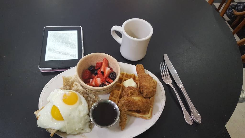 Farmhouse Kitchen & Wares | cafe | 101 W Beverley St, Staunton, VA 24401, USA | 5407127791 OR +1 540-712-7791