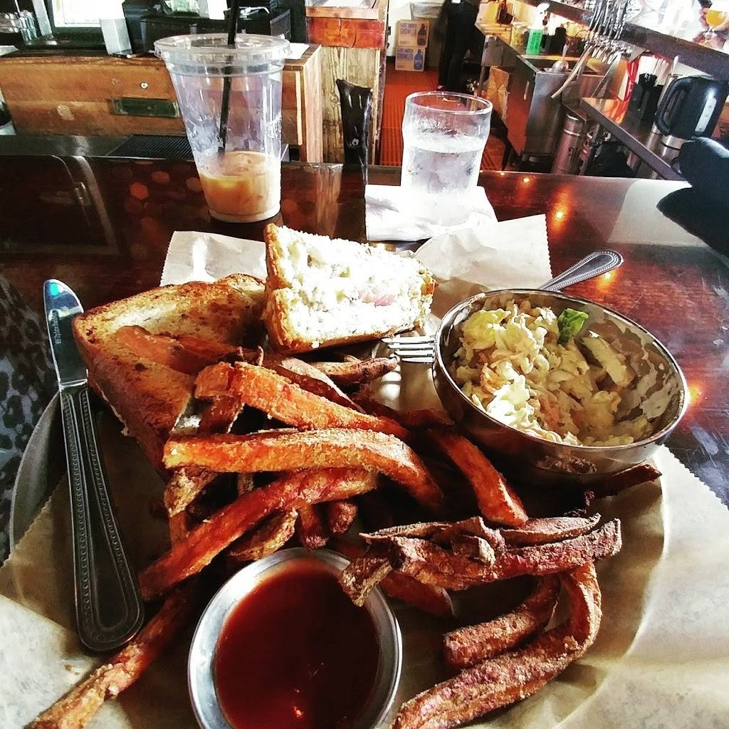 The Hive | restaurant | 215 10th St, Augusta, GA 30901, USA | 7068363661 OR +1 706-836-3661