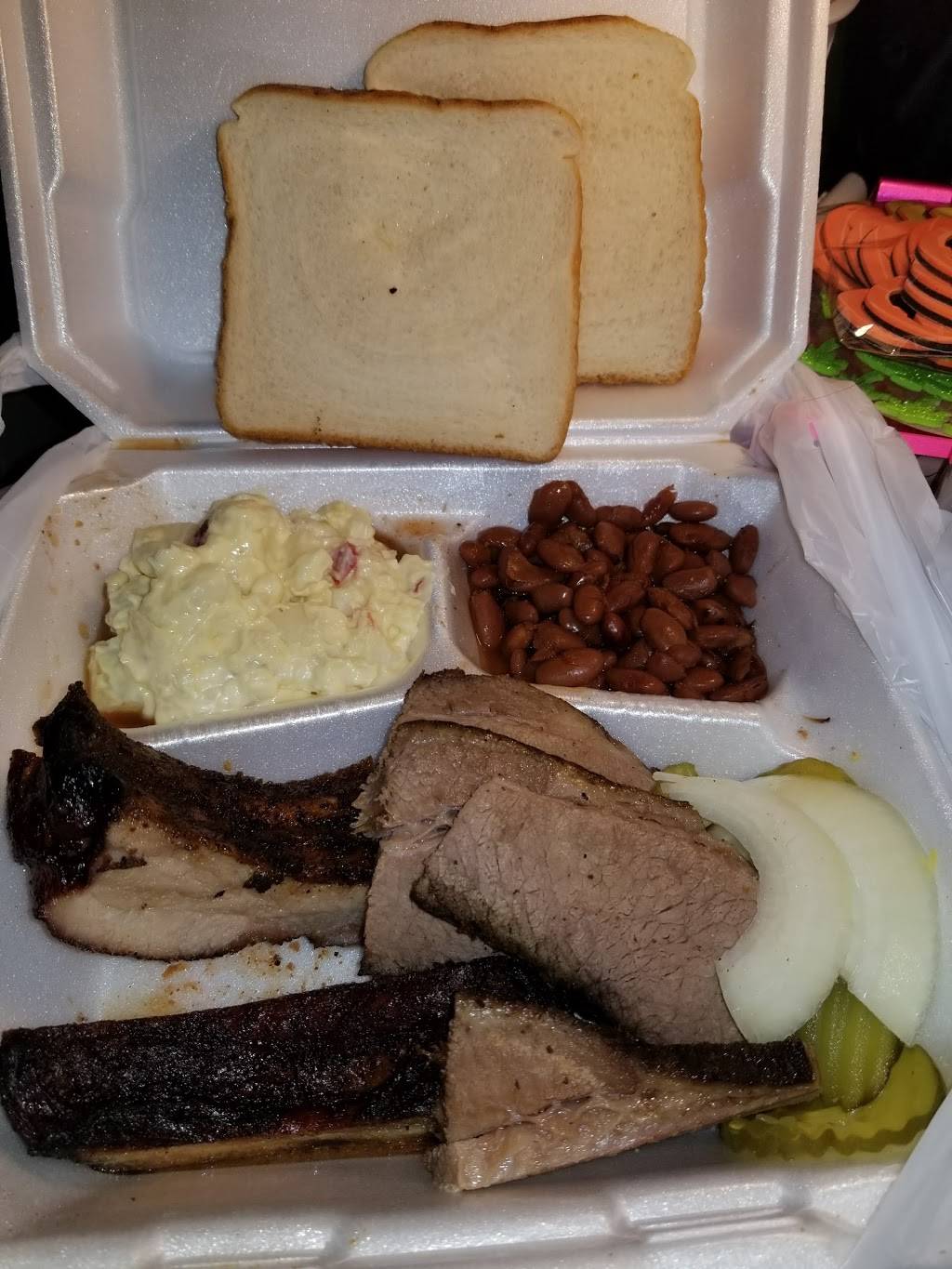Texans Grill & BBQ | restaurant | 10 W Avenue B, Temple, TX 76501, USA | 2545982246 OR +1 254-598-2246