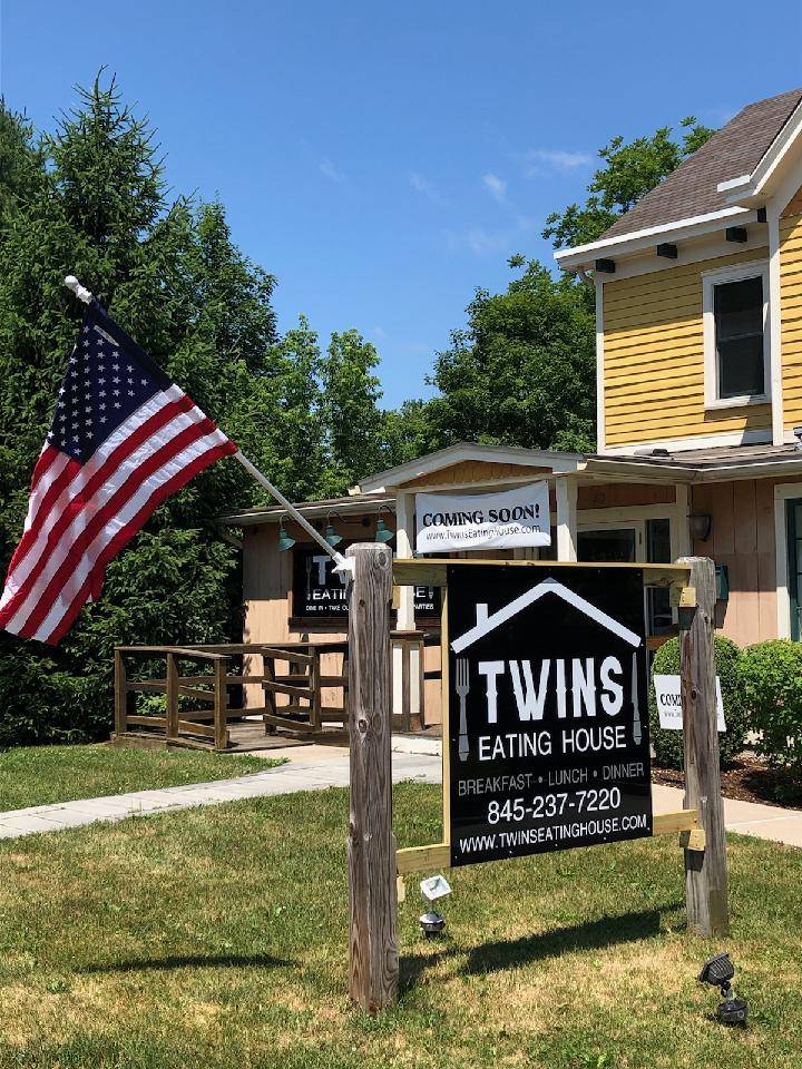 Twins Eating House | restaurant | 30 Quaker Ave, Cornwall, NY 12518, USA | 8452377220 OR +1 845-237-7220