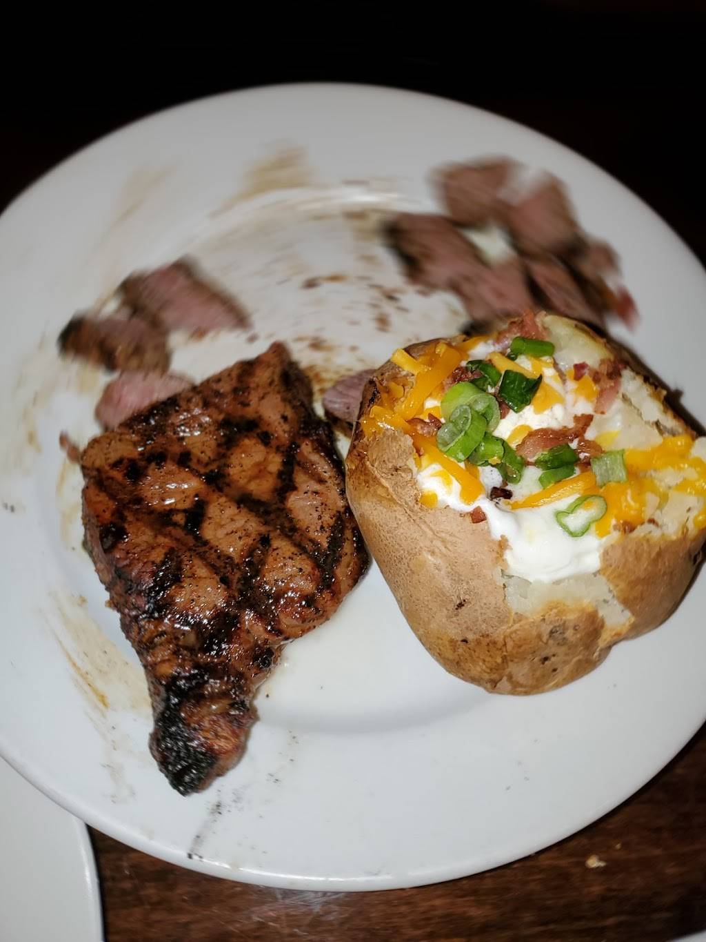 LongHorn Steakhouse | meal takeaway | 1706 Parkway, Sevierville, TN 37862, USA | 8654280961 OR +1 865-428-0961
