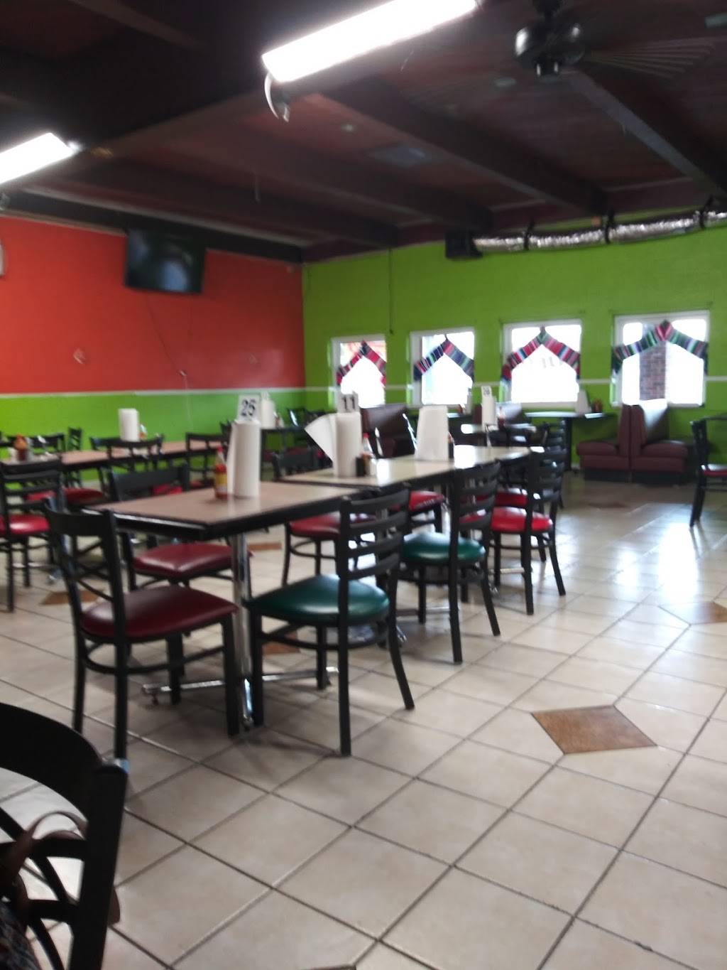 Taqueria Los Primos de los Reyes | restaurant | 2118 N Alexander Dr, Baytown, TX 77520, USA | 8326292943 OR +1 832-629-2943