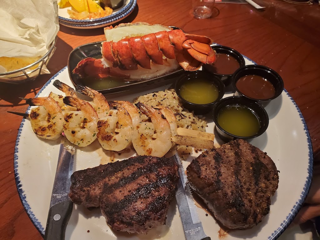 Red Lobster | restaurant | 3306 N Elizabeth St, Pueblo, CO 81008, USA | 7195441000 OR +1 719-544-1000