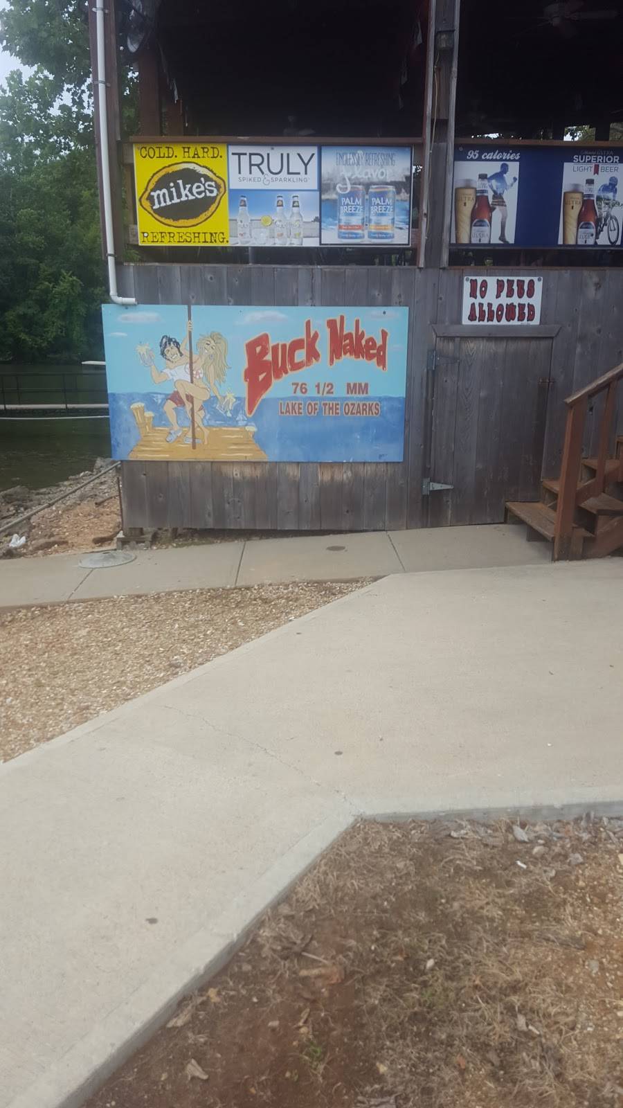 BuckNaked Restaurant, Bar & Marina | restaurant | 29580 Waters Edge Road, Lincoln, MO 65338, USA | 6606682003 OR +1 660-668-2003
