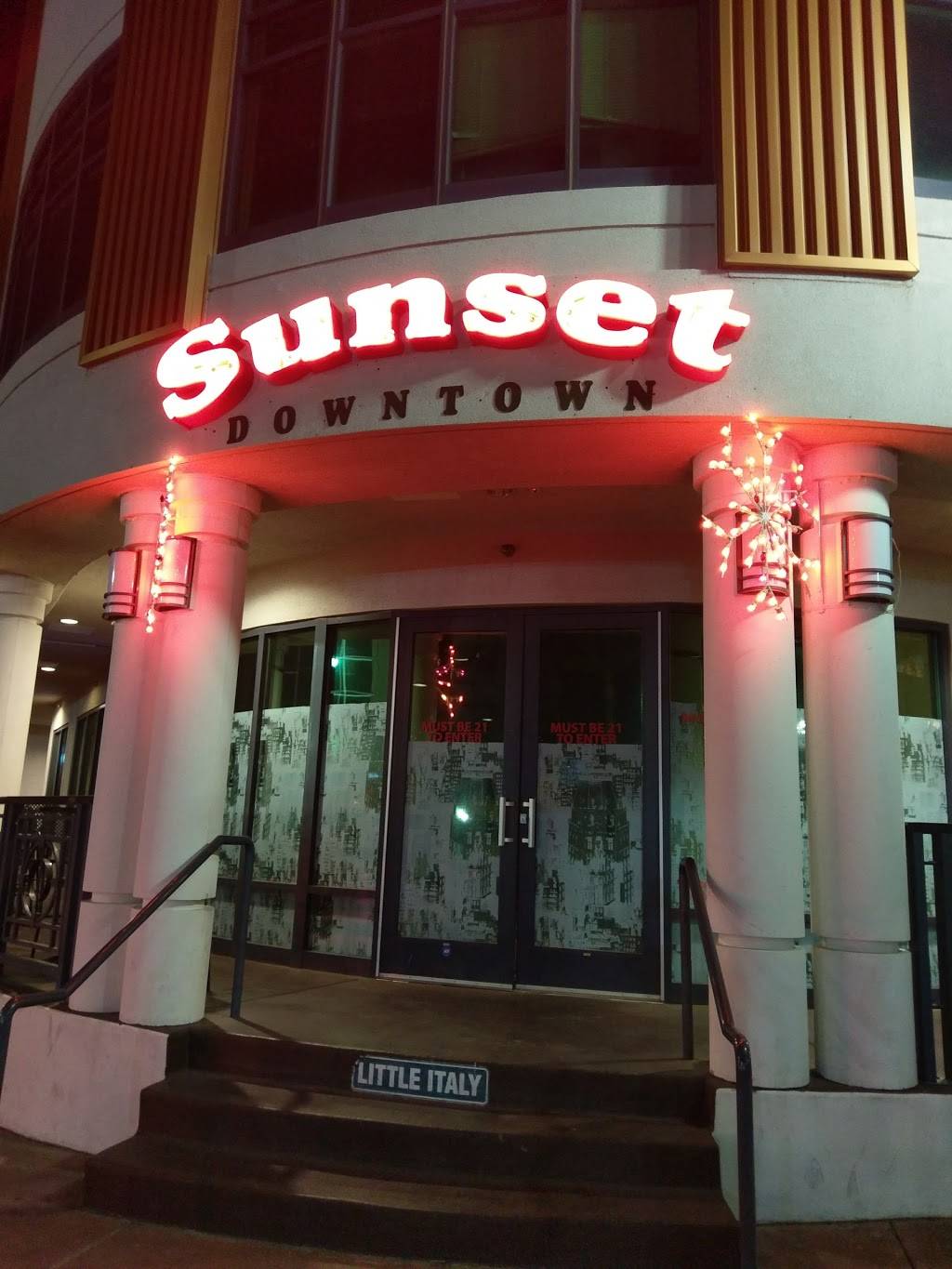 Sunset Downtown | restaurant | 203 S Water St, Henderson, NV 89015, USA | 7029061313 OR +1 702-906-1313