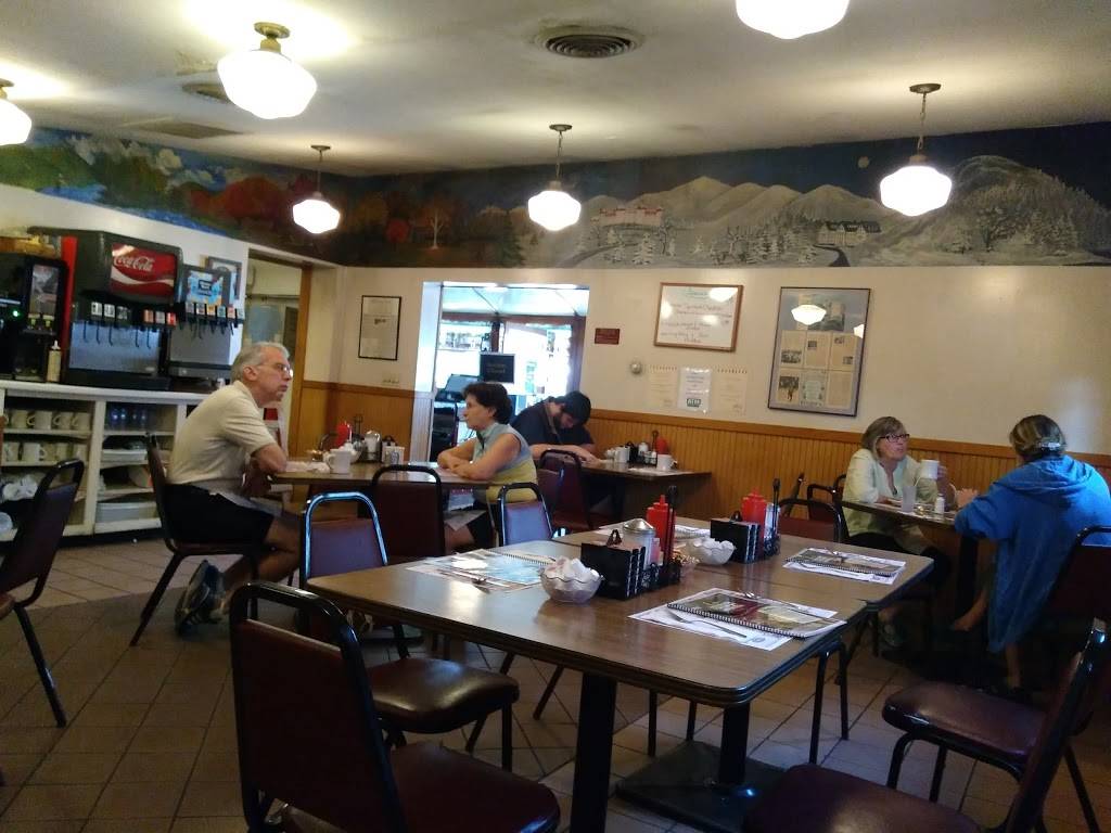 Littleton Diner | restaurant | 145 Main St, Littleton, NH 03561, USA | 6034443994 OR +1 603-444-3994