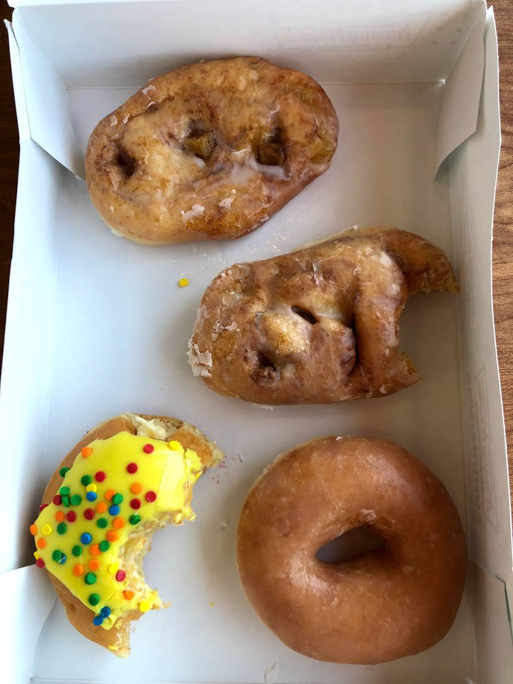 Krispy Kreme | bakery | 5020 Buckeystown Pike, Frederick, MD 21704, USA | 2408155271 OR +1 240-815-5271