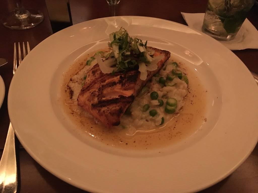 Bugattis Steak & Pasta | restaurant | 1 Ameristar Blvd, St Charles, MO 63301, USA | 6369404471 OR +1 636-940-4471