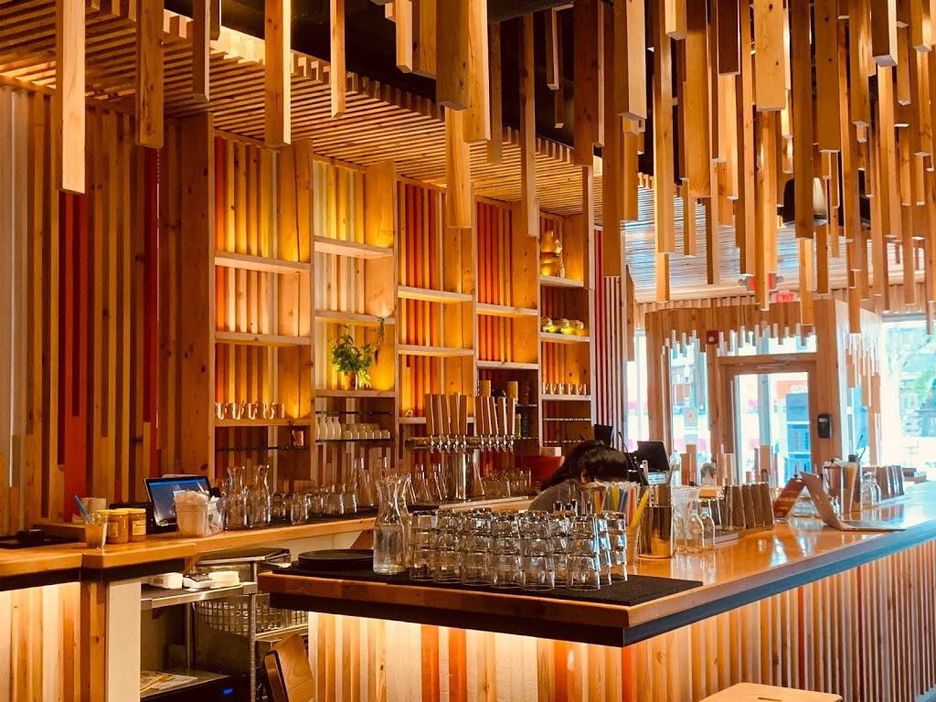 Mecha Noodle Bar | restaurant | 975 Farmington Ave, West Hartford, CT 06107, USA | 8603517577 OR +1 860-351-7577