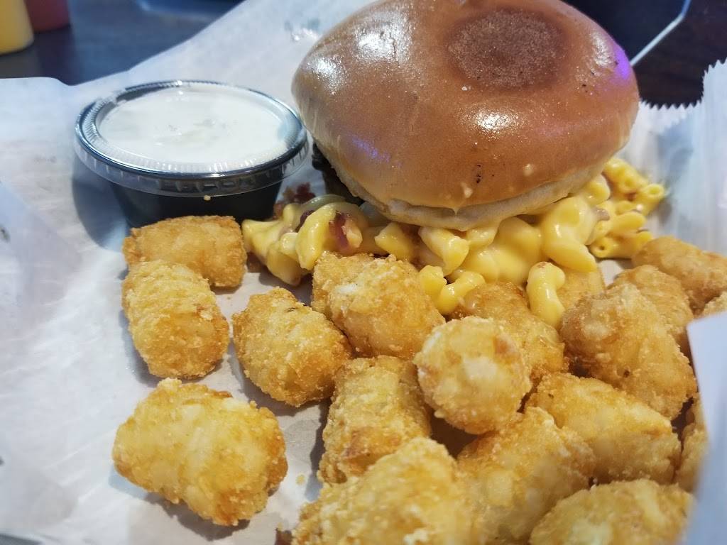 Trackside Bar | restaurant | 13901 Guildford St # H, Waverly, NE 68462, USA | 4027862500 OR +1 402-786-2500