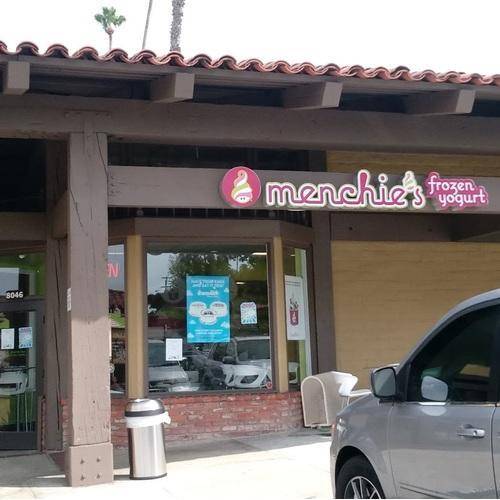 Menchies Frozen Yogurt | bakery | 8046 La Mesa Blvd, La Mesa, CA 91942, USA | 6197246633 OR +1 619-724-6633