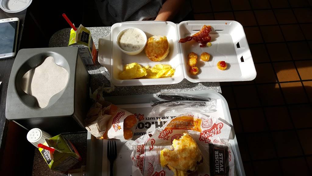 Hardees | restaurant | 1106 N Carbon St, Marion, IL 62959, USA | 6189974113 OR +1 618-997-4113
