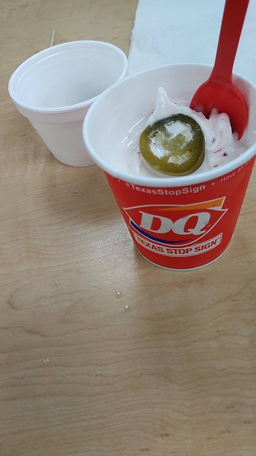 Dairy Queen Store | restaurant | 201 E Audie Murphy Pkwy, Farmersville, TX 75442, USA | 9727828492 OR +1 972-782-8492