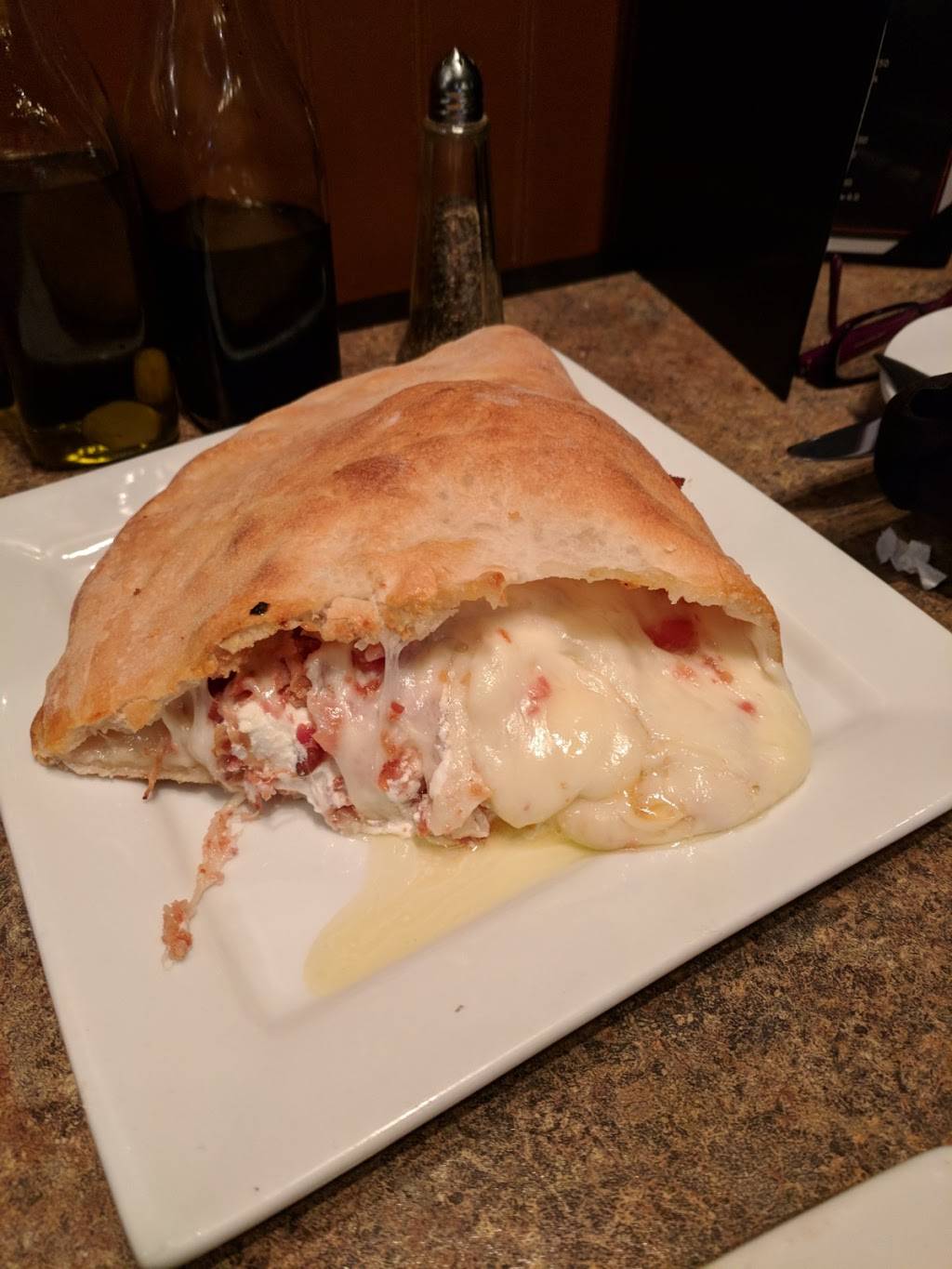DAmicos Restaurant | restaurant | 2 Linden St, Plainville, CT 06062, USA | 8607475177 OR +1 860-747-5177
