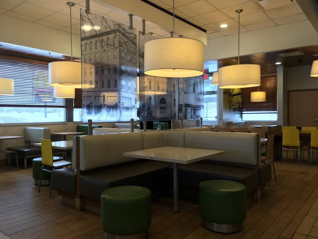 McDonalds | cafe | 127 Division St N, Stevens Point, WI 54481, USA | 7153410042 OR +1 715-341-0042