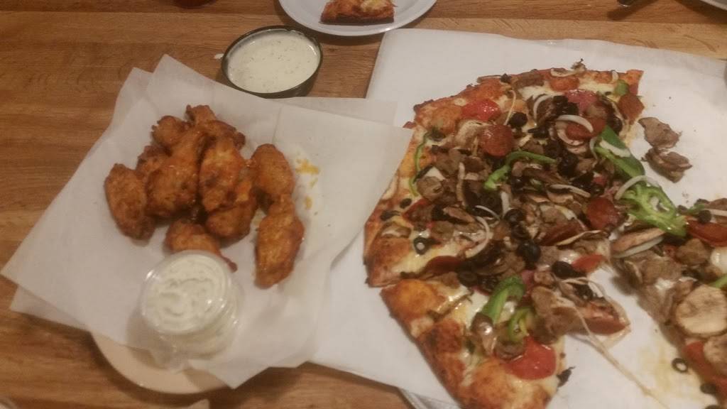 Round Table Pizza | meal delivery | 1015 E Capitol Expy, San Jose, CA 95121, USA | 4086294242 OR +1 408-629-4242