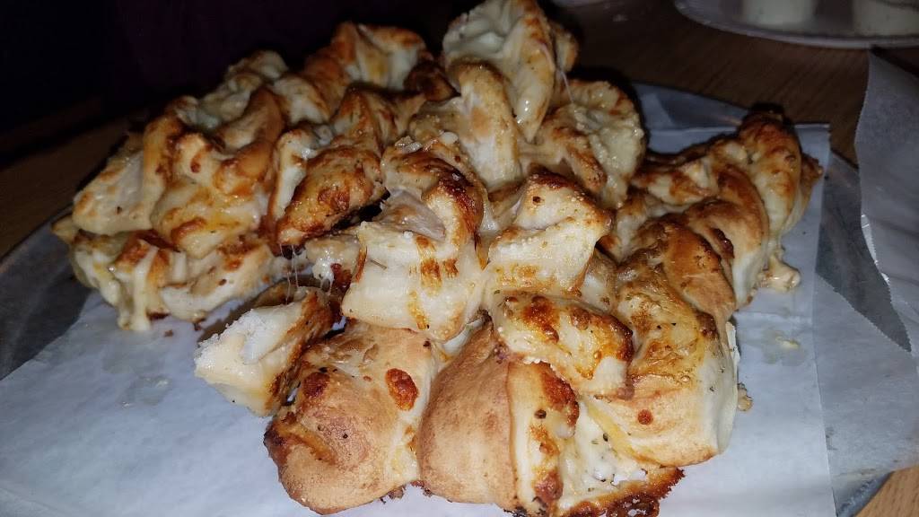 Round Table Pizza | meal delivery | 6222 Mission St, Daly City, CA 94014, USA | 6509913339 OR +1 650-991-3339