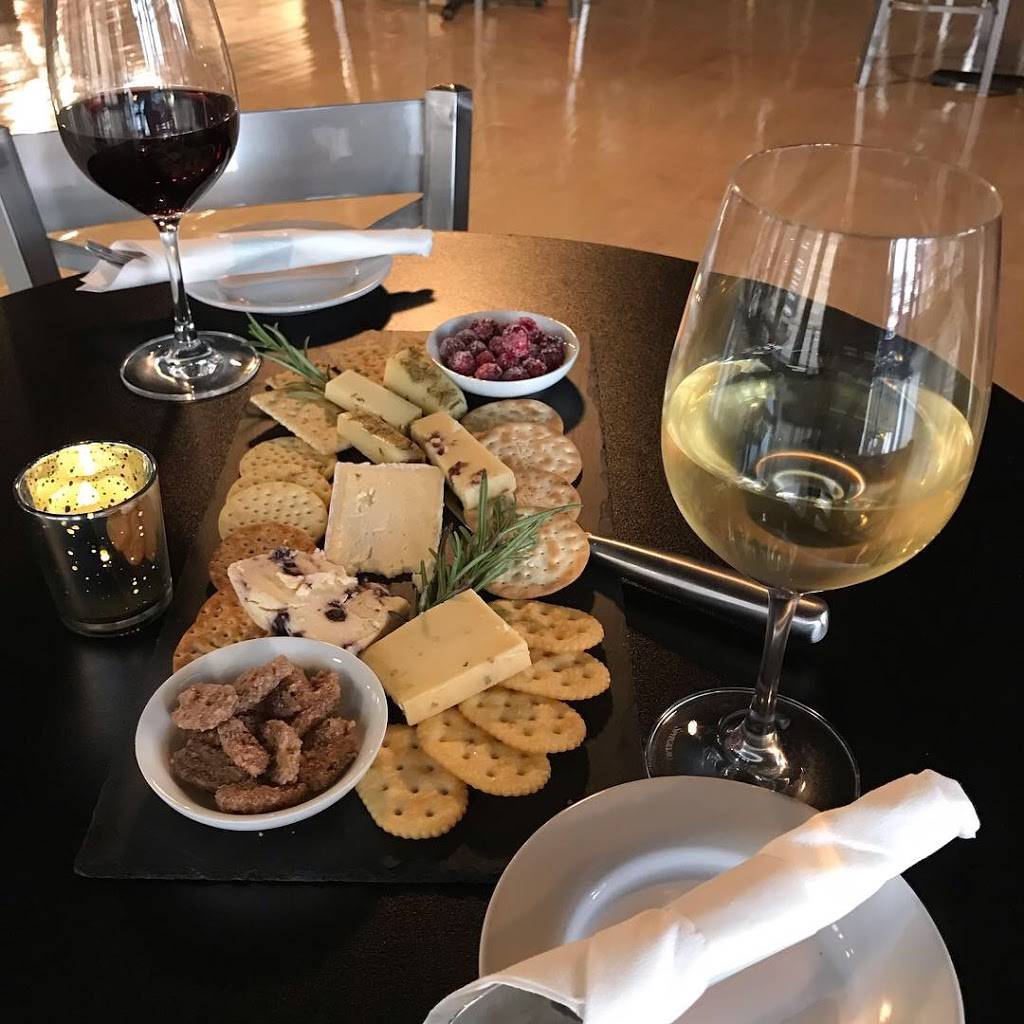 Vinami Zanesville | restaurant | 333 Market St, Zanesville, OH 43701, USA | 7404870700 OR +1 740-487-0700