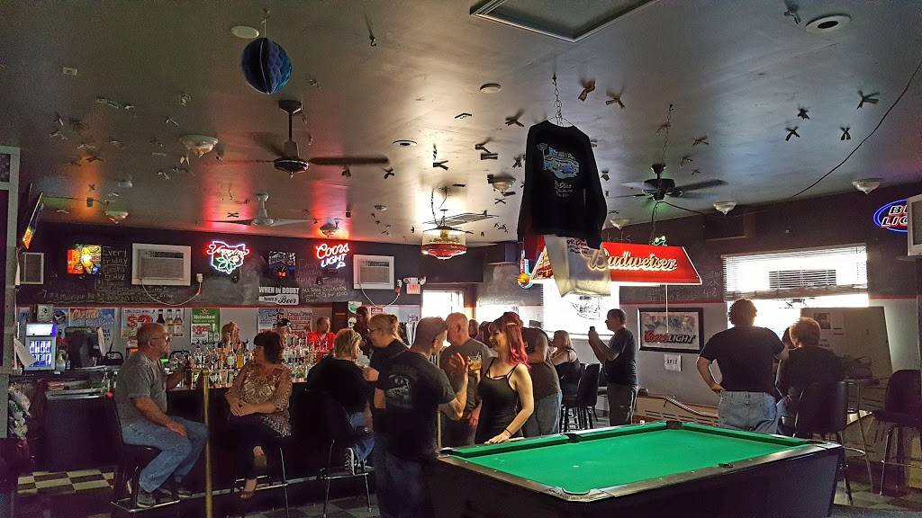 Degees II Patio Bar & Grill | restaurant | 2055 Lake Ave, Ashtabula, OH 44004, USA | 4409926552 OR +1 440-992-6552