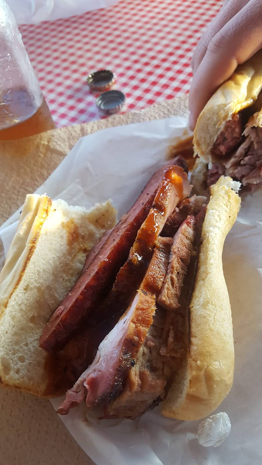 Old 300 BBQ | restaurant | 318 4th St, Blanco, TX 78606, USA | 8308331227 OR +1 830-833-1227