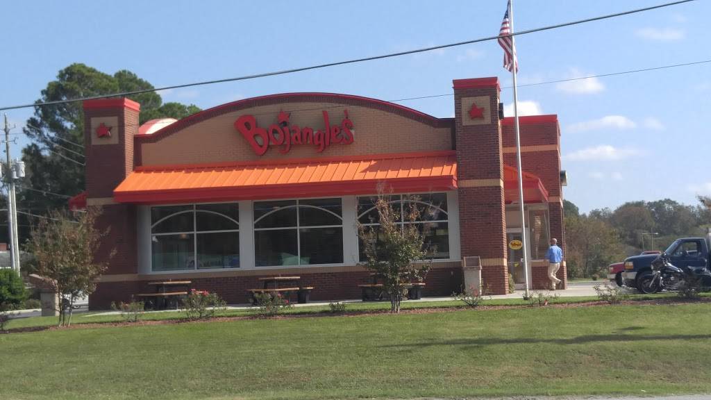 Bojangles Famous Chicken n Biscuits | restaurant | 811 W Grantham St, Goldsboro, NC 27530, USA | 9195839808 OR +1 919-583-9808