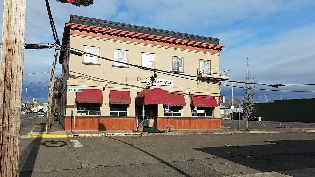 Golden Chopstix | restaurant | 203 Smith St, Harrisburg, OR 97446, USA | 5419951388 OR +1 541-995-1388
