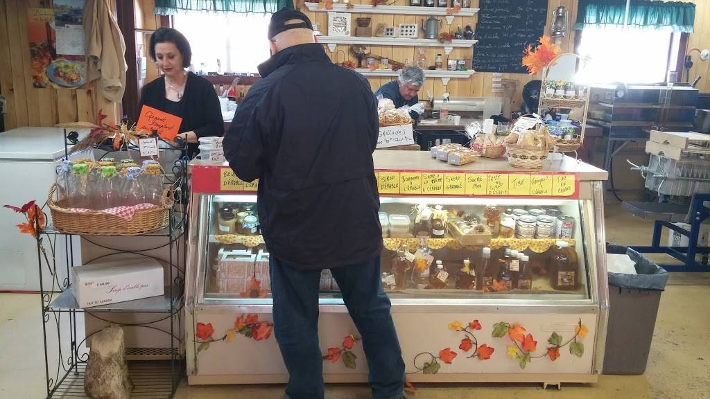 Sucrerie Boisvert et Fils Inc | restaurant | 11 Rang de la Rivière Batiscan Nord-Est, Saint-Stanislas-de-Champlain, QC G0X 3E0, Canada | 4183283722 OR +1 418-328-3722