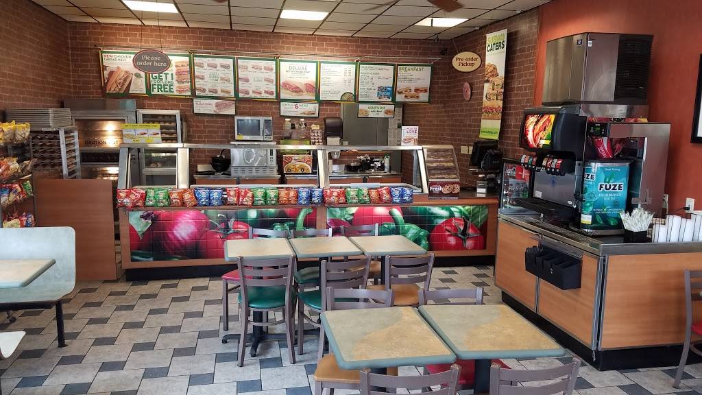 Subway | restaurant | Sunoco C-Store, 1318 Cleveland Rd W Suite A, Sandusky, OH 44870, USA | 4196211885 OR +1 419-621-1885