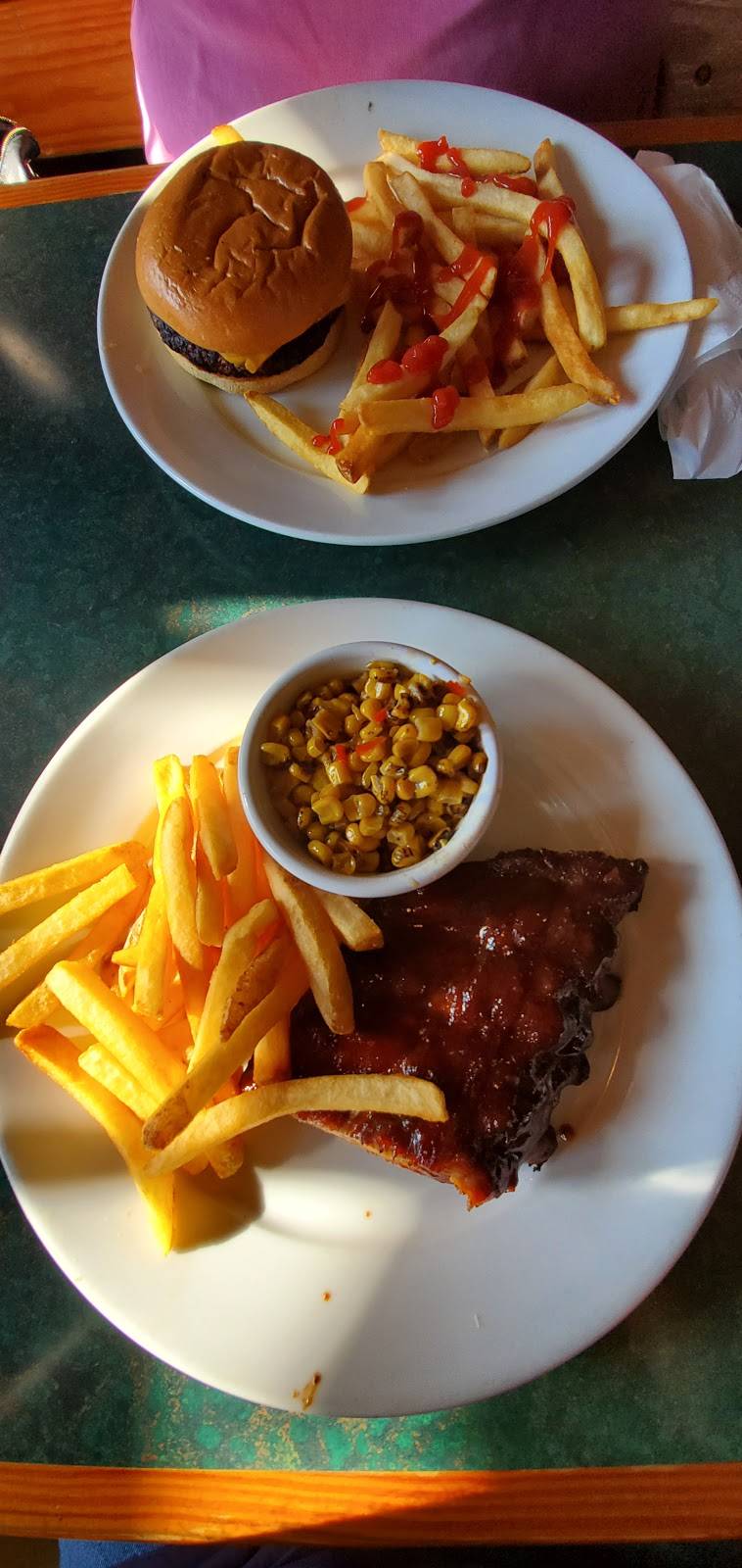Smokey Bones Bar & Fire Grill | meal takeaway | 301 Technology Center Dr, Stoughton, MA 02072, USA | 7812975225 OR +1 781-297-5225