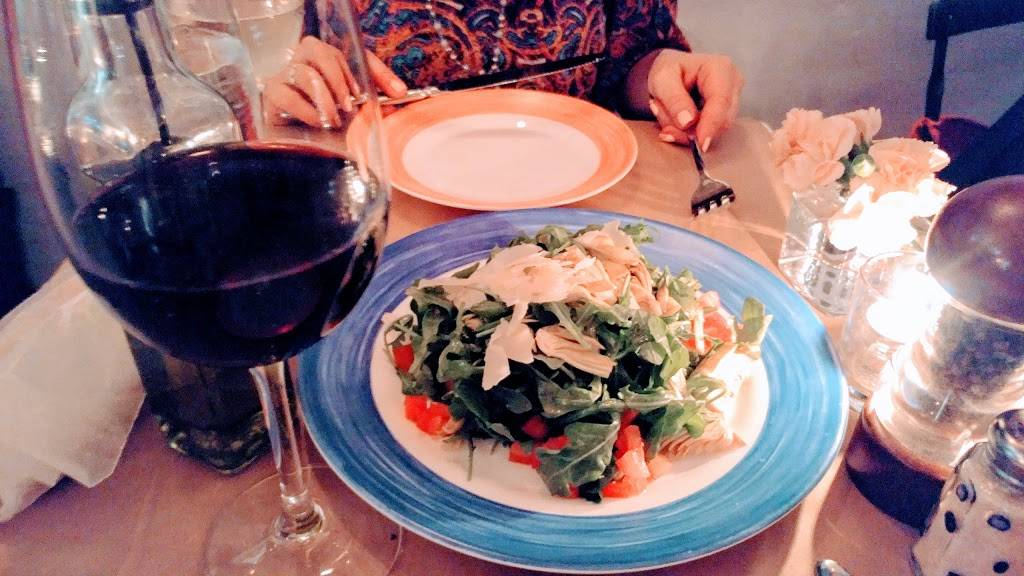 Le Penguin | restaurant | 7 Sconset Square, Westport, CT 06880, USA | 2035576432 OR +1 203-557-6432