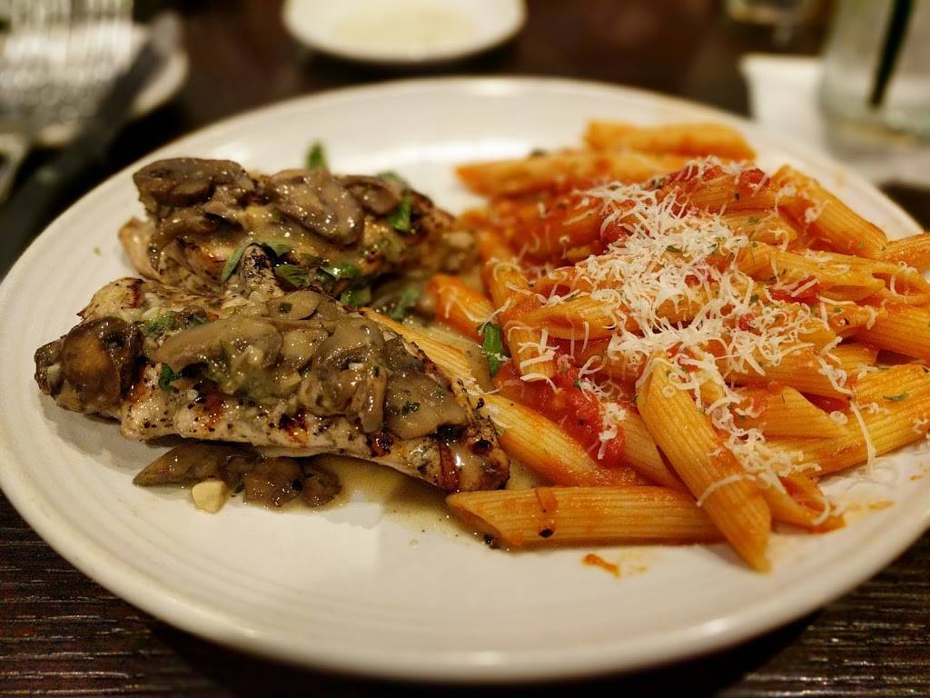 Carrabbas Italian Grill | restaurant | 475 Harmon Meadow Blvd, Secaucus, NJ 07094, USA | 2013308497 OR +1 201-330-8497