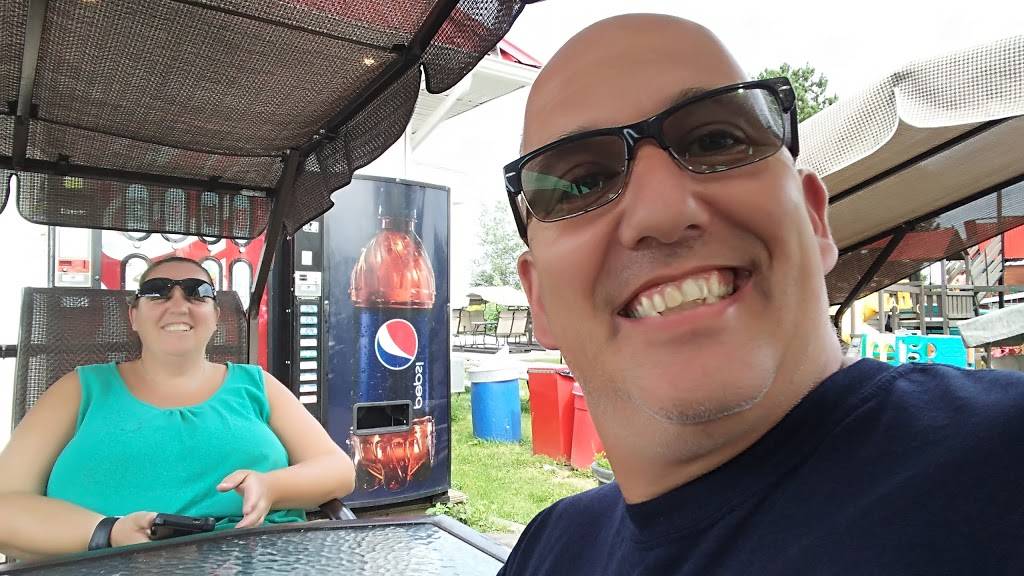 Pignon Rouge Louiseville | meal takeaway | 491 Bd St Laurent E, Louiseville, QC J5V 1J1, Canada | 8192283811 OR +1 819-228-3811