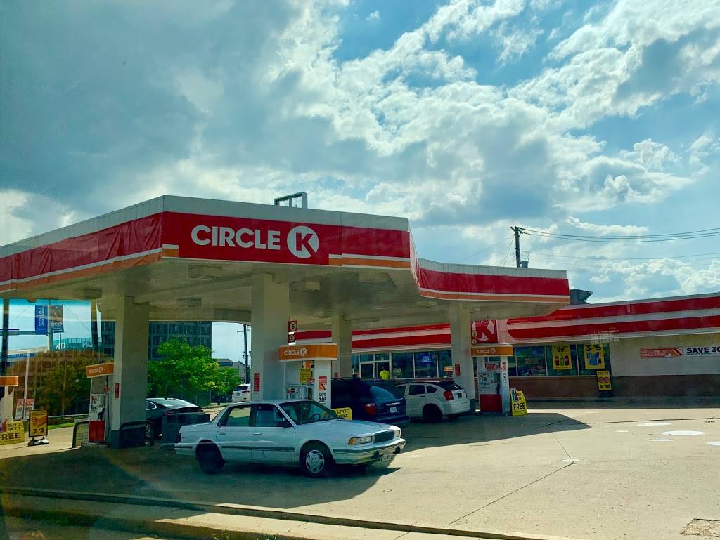 Circle K | meal takeaway | 35 S Grand Blvd, St. Louis, MO 63103, USA | 3143710060 OR +1 314-371-0060