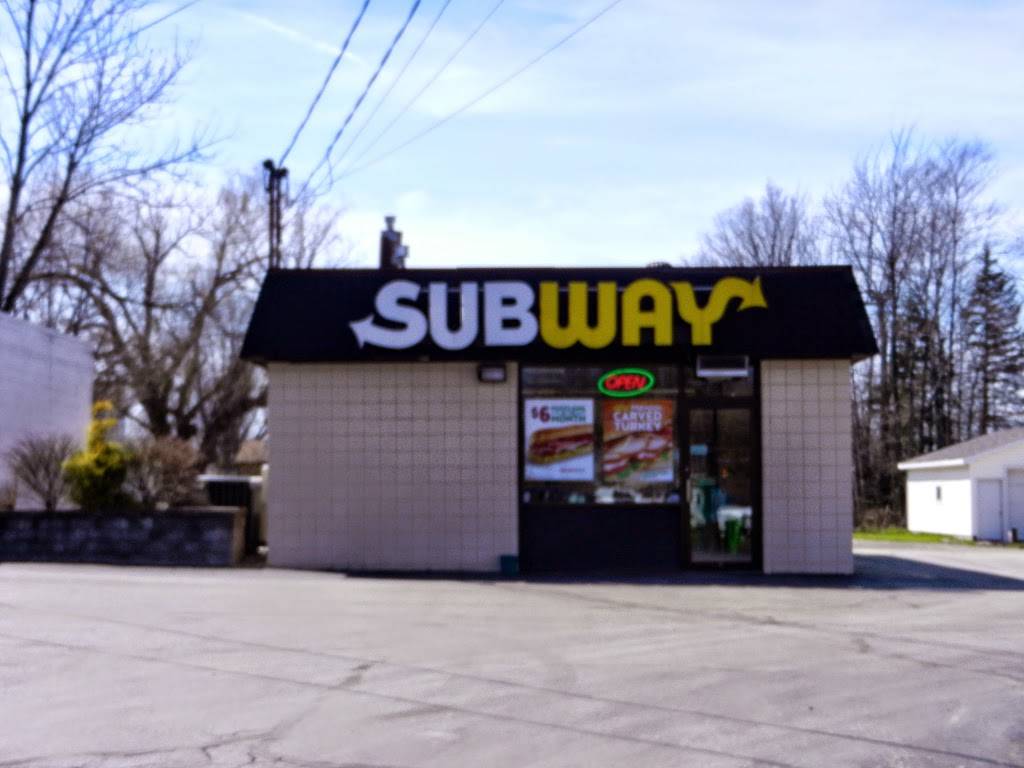 Subway | restaurant | 135 N Chestnut St, Jefferson, OH 44047, USA | 4405763004 OR +1 440-576-3004