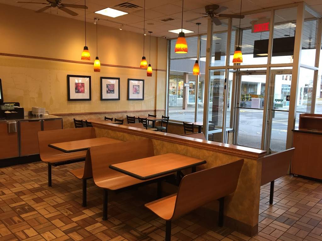 Restaurant SUBWAY | meal takeaway | Plaza Gatineau, 381 Boulevard Maloney E Local 5, Gatineau, QC J8P 7E9, Canada | 8196431114 OR +1 819-643-1114