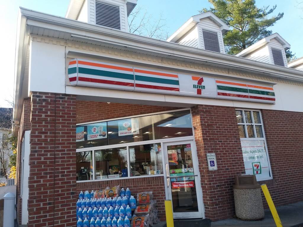 7-Eleven | bakery | 15 Lake Ave, Hilton, NY 14468, USA | 5853928110 OR +1 585-392-8110