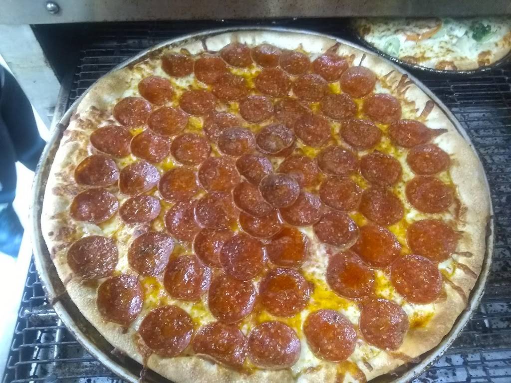 Gioninos Pizzeria | meal takeaway | 9750 Olde 8 Rd, Northfield, OH 44067, USA | 3304686499 OR +1 330-468-6499