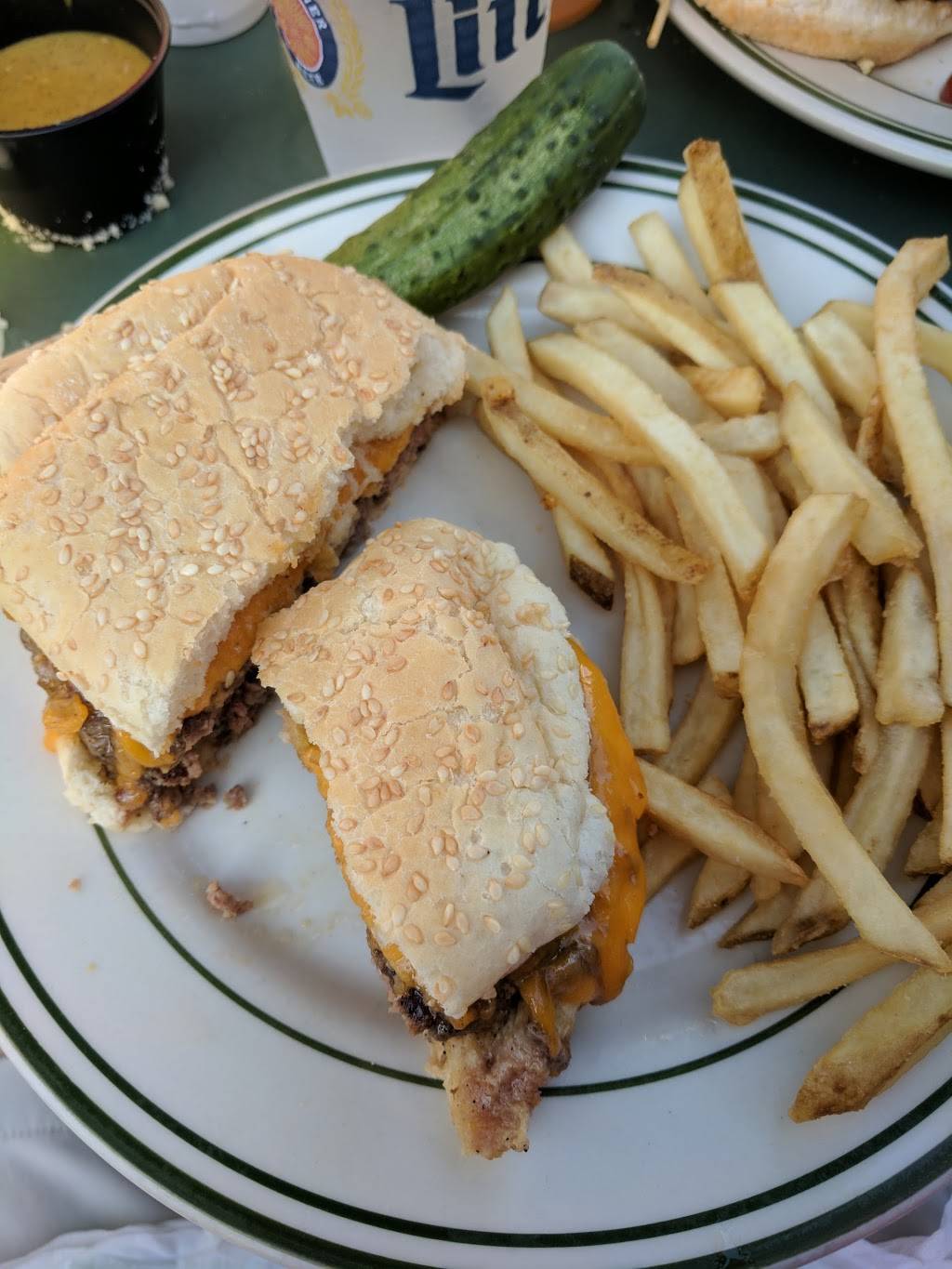 Archie Moores Bar & Restaurant | restaurant | 15 Factory Ln, Milford, CT 06460, USA | 2038765088 OR +1 203-876-5088