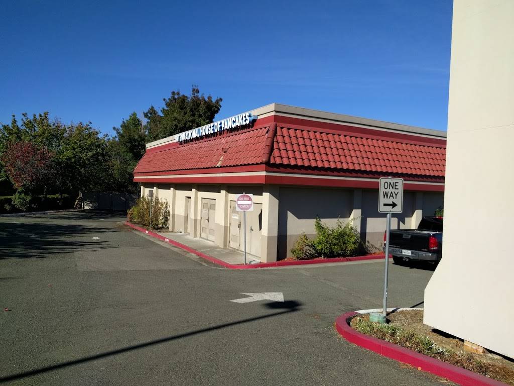 IHOP | 1401 E Monte Vista Ave, Vacaville, CA 95688, USA