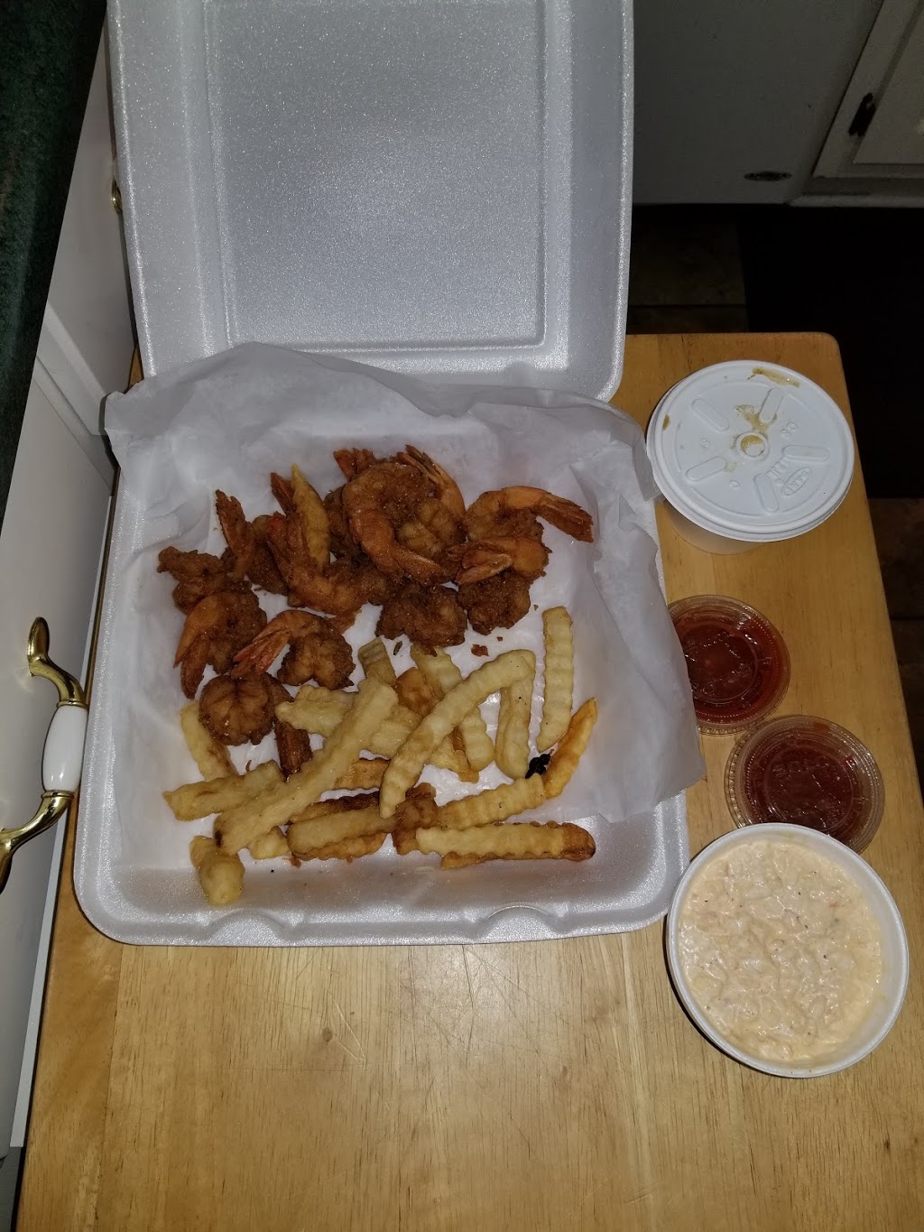 Bayleys Carryout Seafood | restaurant | 10805 Dauphin Island Pkwy, Theodore, AL 36582, USA | 2519731572 OR +1 251-973-1572