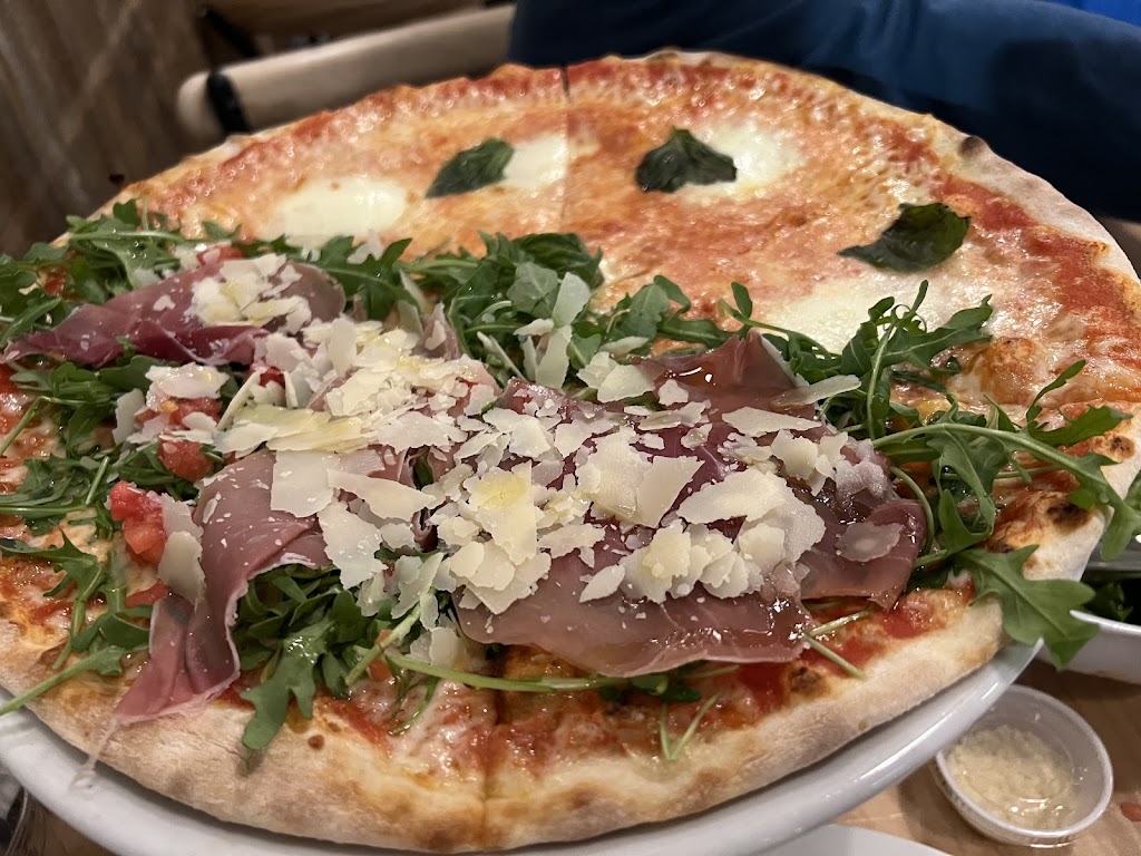 Mister O1 Extraordinary Pizza 2980 NE 207th St Suite 109, Aventura