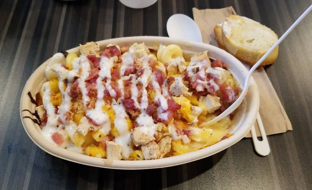 Cheesy Cow | restaurant | 5133 Competition Drive, Bettendorf, IA 52722, USA | 5634241073 OR +1 563-424-1073