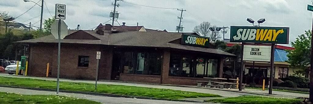 Subway | restaurant | 2055 5th Ave, Huntington, WV 25703, USA | 3045222345 OR +1 304-522-2345