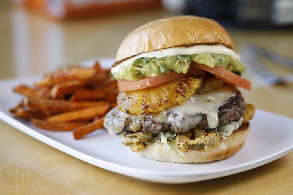 Crave Real Burgers | restaurant | 9344 Dorchester St, Highlands Ranch, CO 80129, USA | 7203443006 OR +1 720-344-3006
