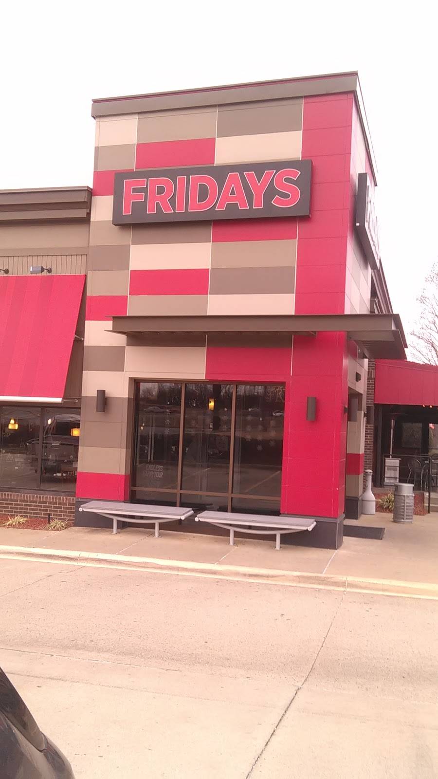 TGI Fridays | restaurant | 6201-B Rogers Ave, Fort Smith, AR 72903, USA | 4794840906 OR +1 479-484-0906