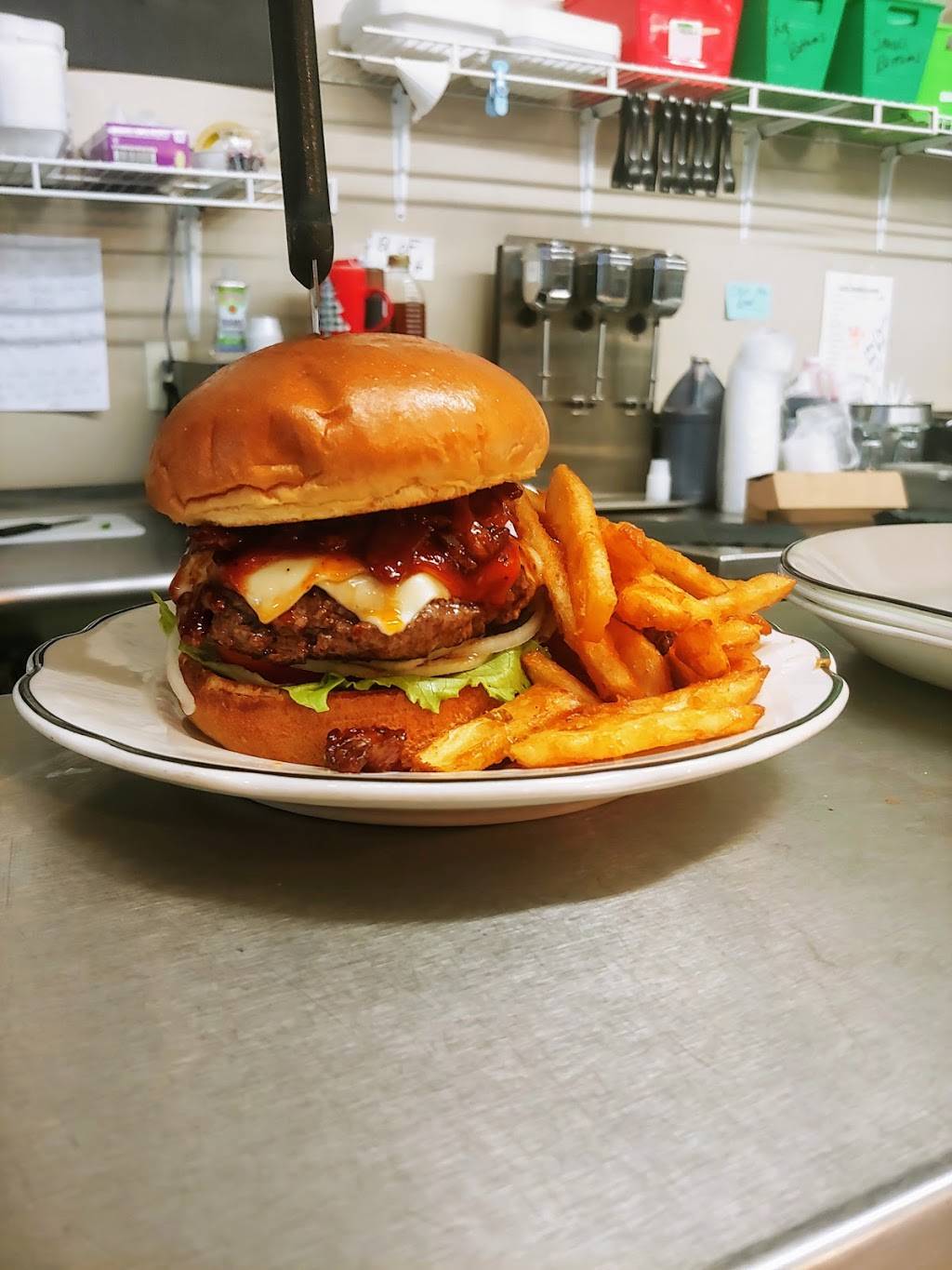 The New West Restaurant & Lounge | restaurant | 2850 S Main St, Mansfield, PA 16933, USA | 5704634333 OR +1 570-463-4333