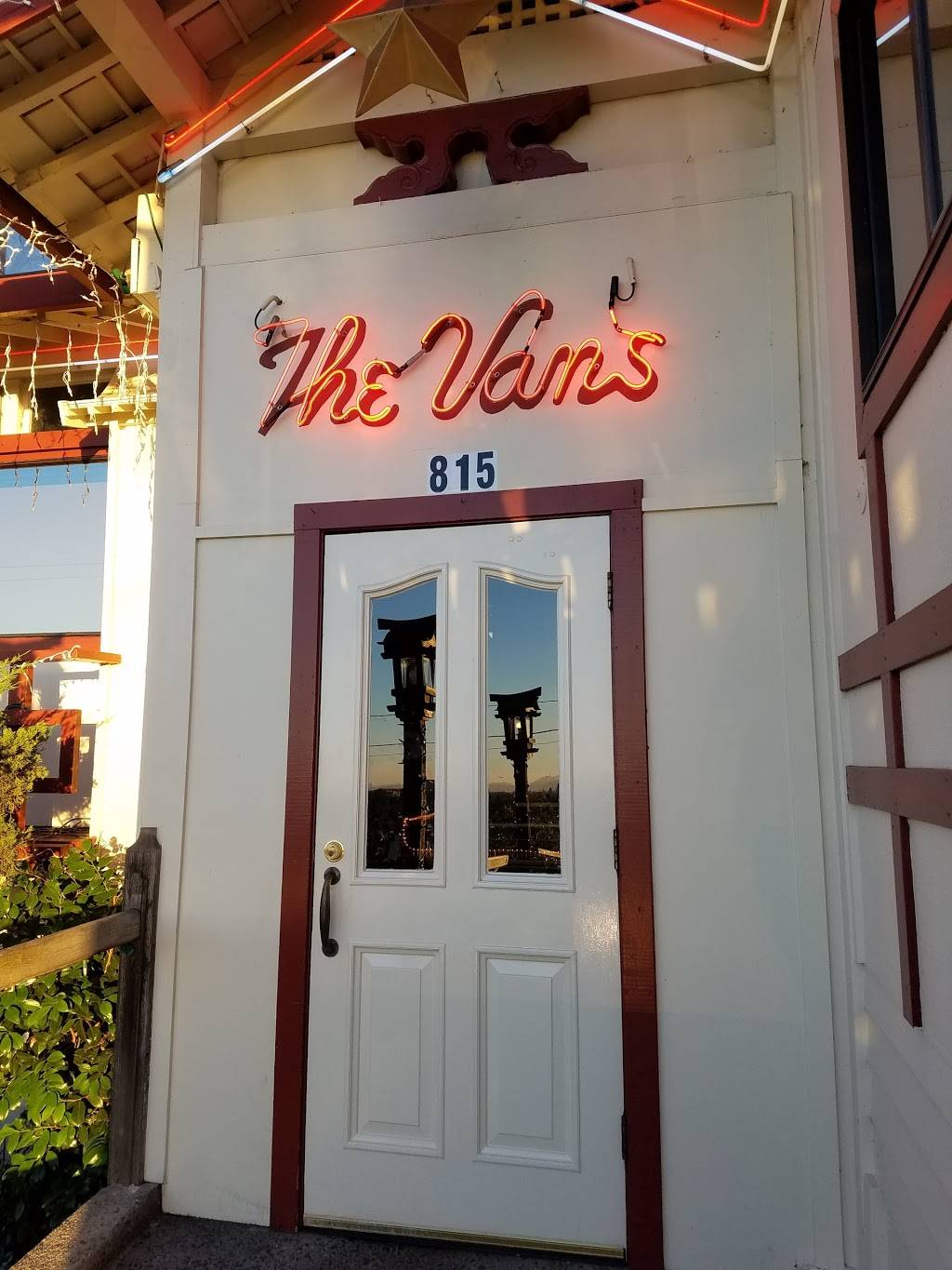 The Vans Restaurant | restaurant | 815 Belmont Ave, Belmont, CA 94002, USA | 6505916525 OR +1 650-591-6525